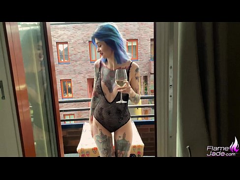 ❤️ Kæmpe pige suger med en sut og knepper lidenskabeligt under åben himmel Kvalitets porno at da.mass-pr.ru ❌❤